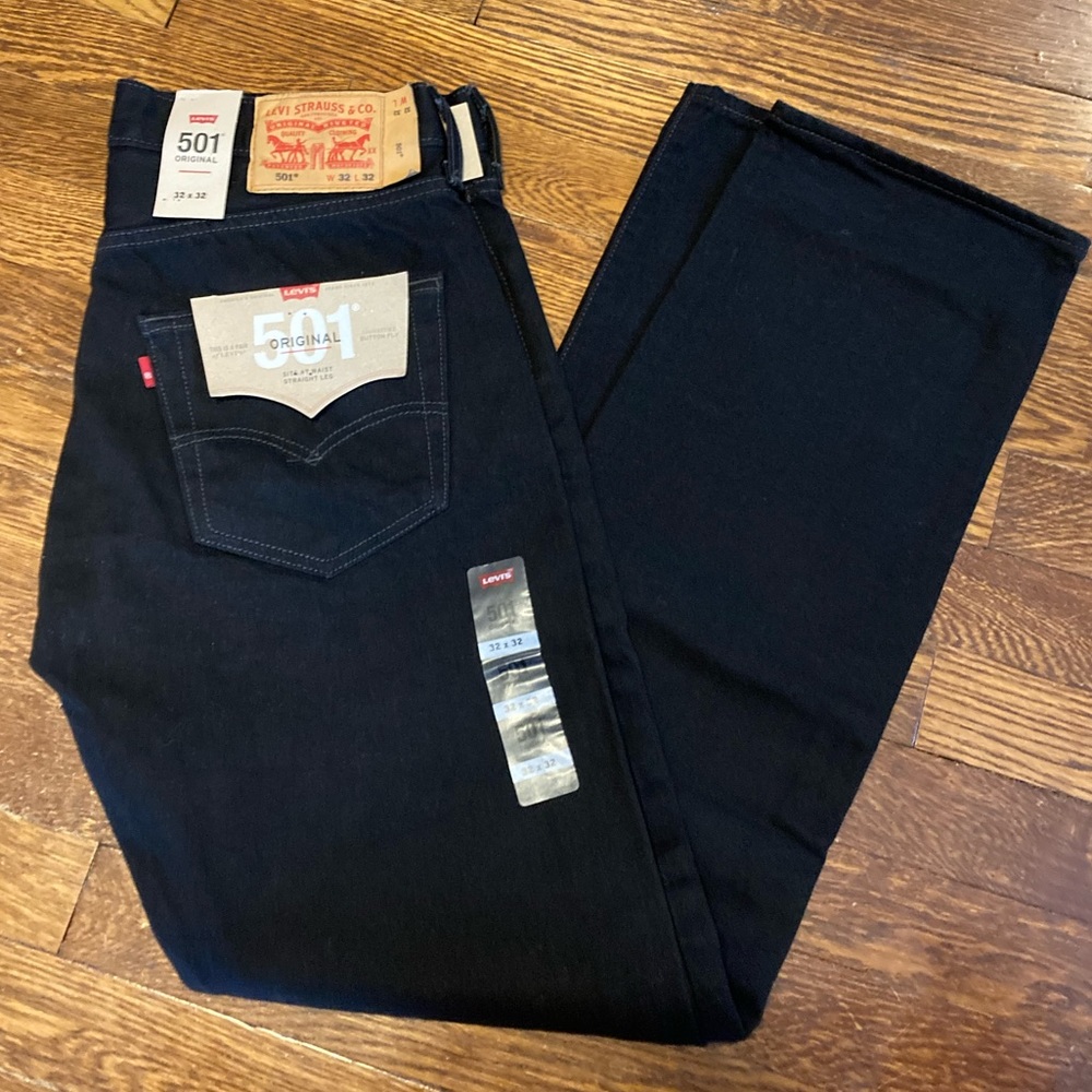 NWT! Levi’s 501 Original Straight Leg Button Fly 32x32